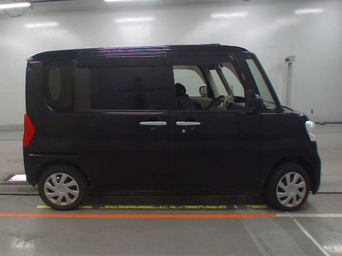 2015 Daihatsu Tanto LA600S[2]