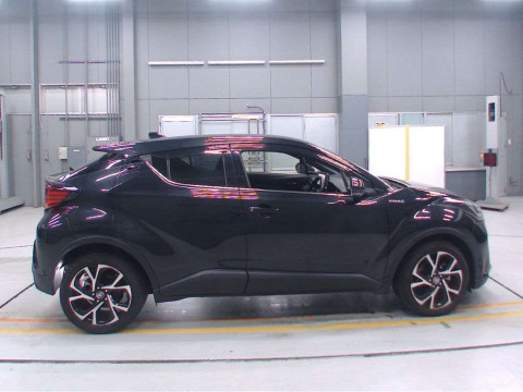 2020 Toyota C-HR ZYX11[2]