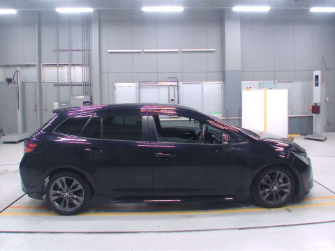 2020 Toyota Corolla Touring Wagon ZRE212W[2]