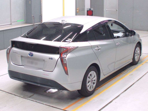 2016 Toyota Prius ZVW50[1]