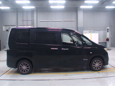 2012 Nissan Serena HC26[2]