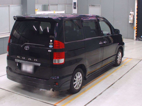 2007 Toyota Noah AZR60G[1]