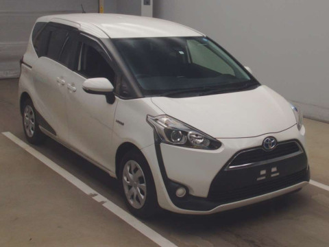 2017 Toyota Sienta NHP170G[2]