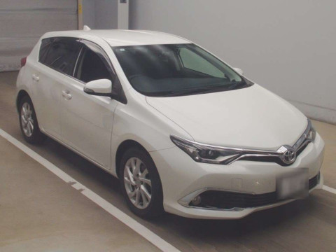 2017 Toyota Auris NZE181H[2]