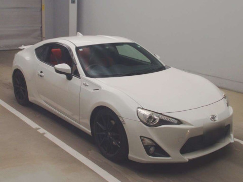 2015 Toyota 86 ZN6[2]