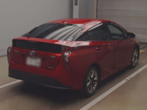 2016 Toyota Prius ZVW55[1]