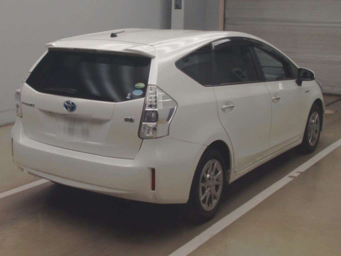 2014 Toyota Prius alpha ZVW41W[1]