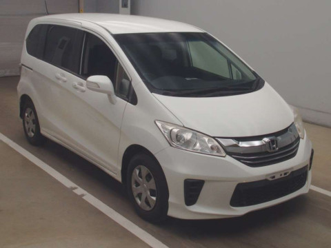 2014 Honda Freed GB3[2]