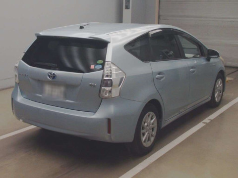 2012 Toyota Prius alpha ZVW41W[1]