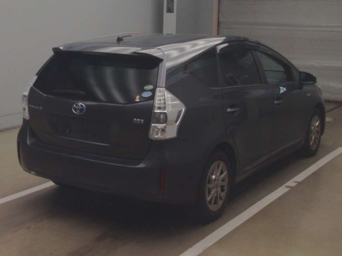 2014 Toyota Prius alpha ZVW41W[1]