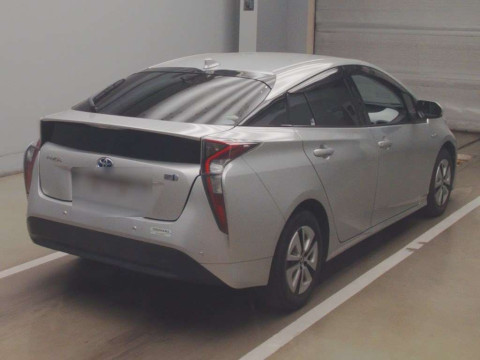 2016 Toyota Prius ZVW51[1]