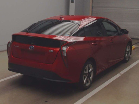 2016 Toyota Prius ZVW51[1]