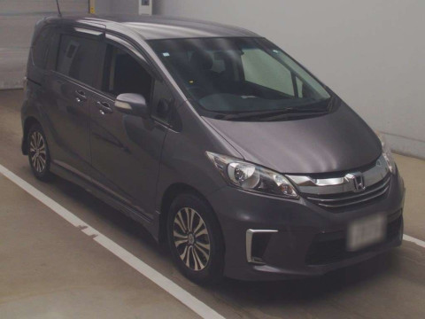 2014 Honda Freed GB3[2]