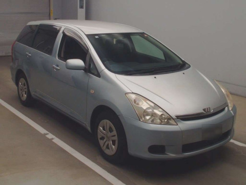 2004 Toyota Wish ZNE10G[2]