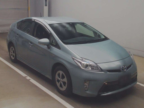 2012 Toyota Prius ZVW30[2]