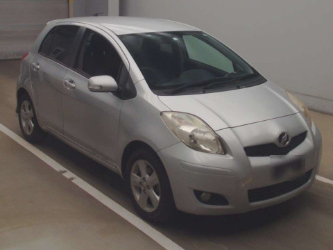 2008 Toyota Vitz SCP90[2]