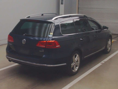 2012 Volkswagen Passat Variant 3CCAX[1]