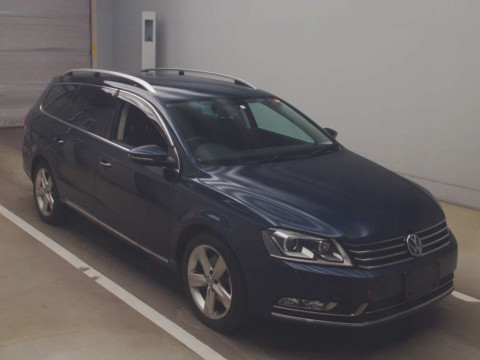 2012 Volkswagen Passat Variant 3CCAX[2]