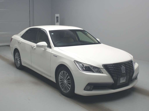 2013 Toyota Crown Hybrid AWS210[2]