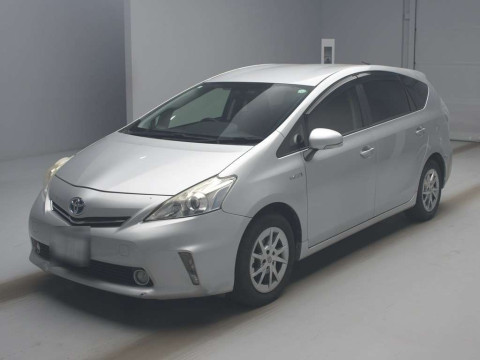 2014 Toyota Prius alpha ZVW41W[0]