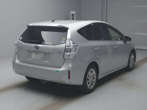 2014 Toyota Prius alpha ZVW41W[1]