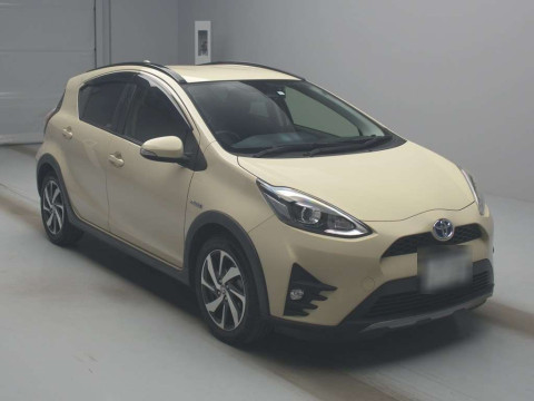 2019 Toyota Aqua NHP10H[2]