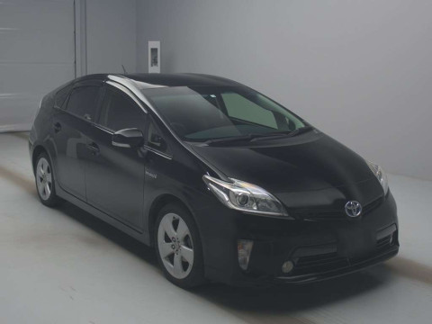 2014 Toyota Prius ZVW30[2]