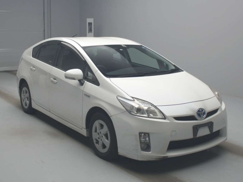 2011 Toyota Prius ZVW30[2]