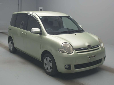 2011 Toyota Sienta NCP81G[2]