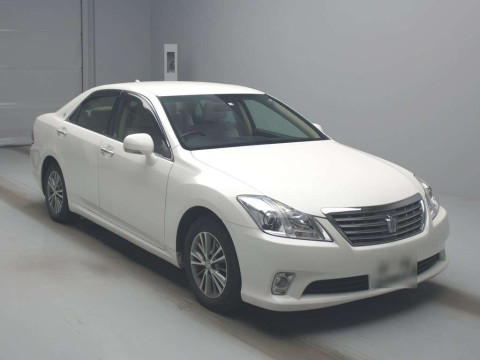 2012 Toyota Crown GRS200[2]