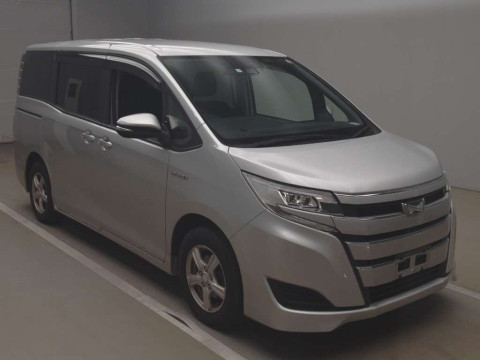 2019 Toyota Noah ZWR80G[2]