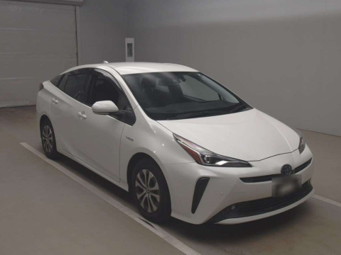 2019 Toyota Prius ZVW51[2]