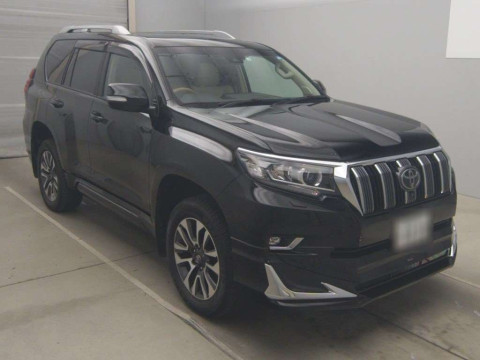 2022 Toyota Land Cruiser Prado TRJ150W[2]