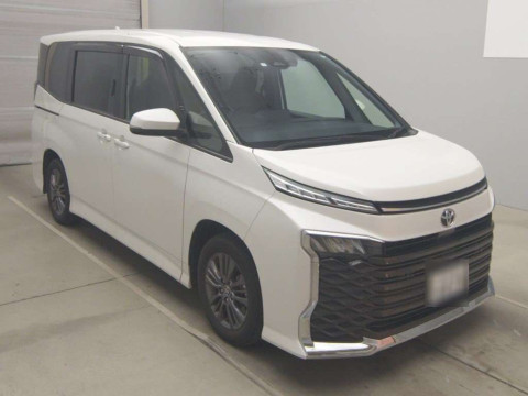 2023 Toyota Voxy MZRA90W[2]