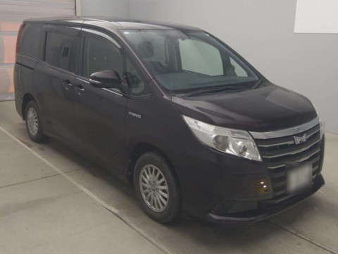 2014 Toyota Noah ZWR80G[2]