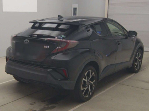 2017 Toyota C-HR ZYX10[1]