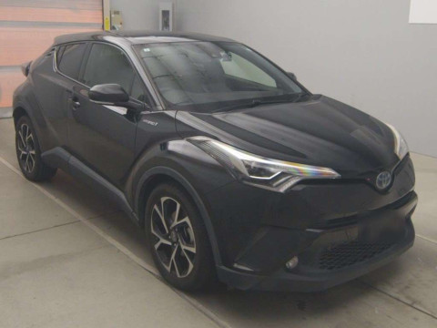 2017 Toyota C-HR ZYX10[2]