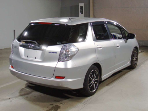 2012 Honda Fit Shuttle Hybrid GP2[1]