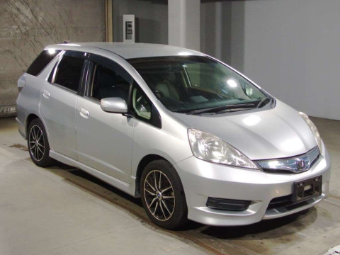 2012 Honda Fit Shuttle Hybrid GP2[2]