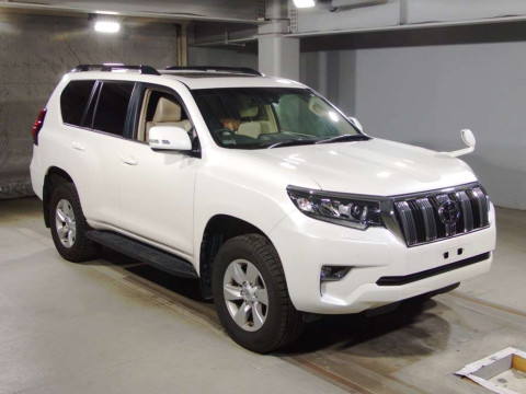 2022 Toyota Land Cruiser Prado TRJ150W[2]