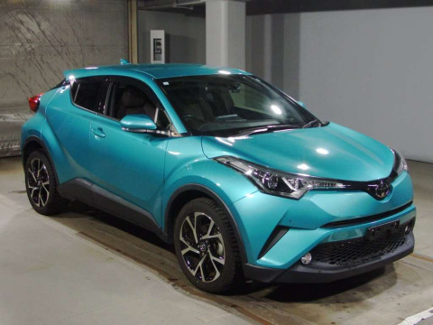 2017 Toyota C-HR NGX50[2]