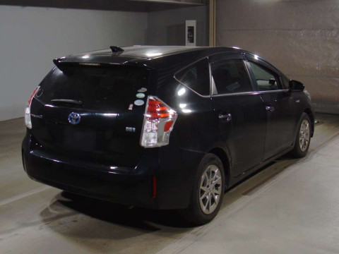 2018 Toyota Prius alpha ZVW40W[1]