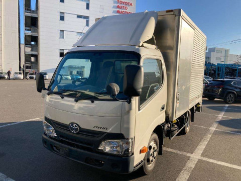 2017 Toyota Dyna Truck XZU605[0]