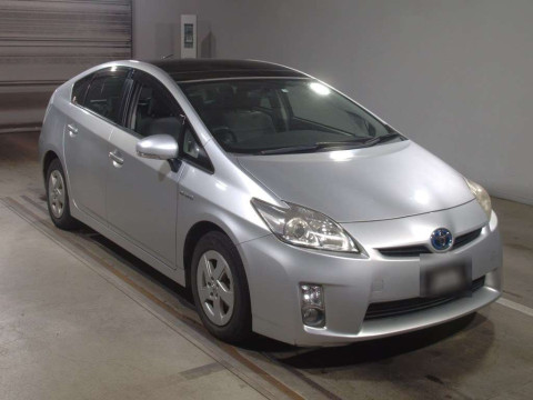 2010 Toyota Prius ZVW30[2]