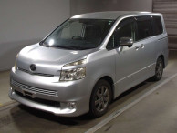 2010 Toyota Voxy