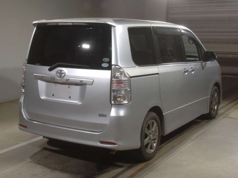 2010 Toyota Voxy ZRR70W[1]