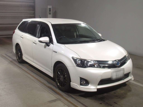 2014 Toyota Corolla Fielder NKE165G[2]