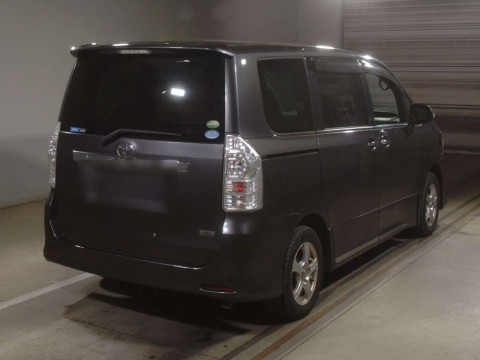 2012 Toyota Voxy ZRR70W[1]