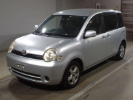 2005 Toyota Sienta