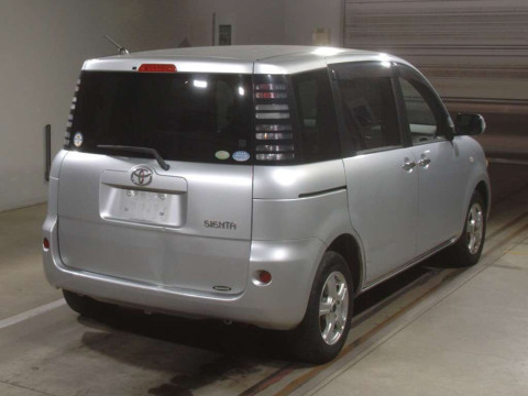 2005 Toyota Sienta NCP81G[1]